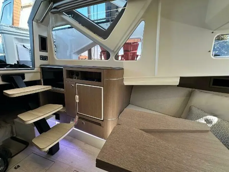 Slide: The Image of Galeon 325 GTO 2022 - 70