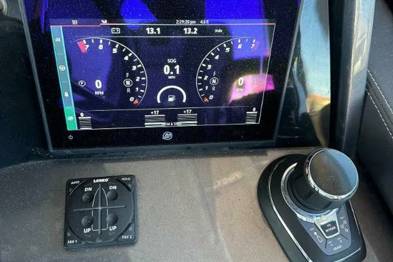Slide: The Image of Galeon 325 GTO 2022 - 80