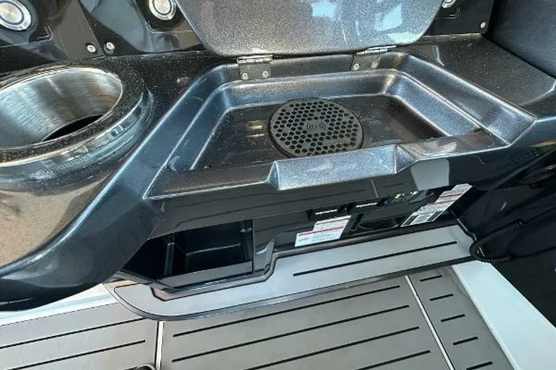 Slide: The Image of Galeon 325 GTO 2022 - 81