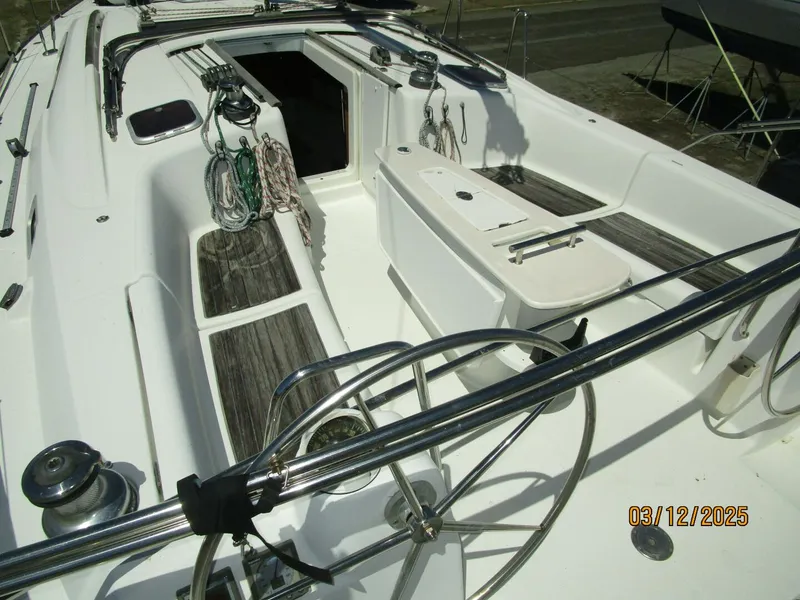 Slide: The Image of Beneteau Oceanis 43 2010 - 10