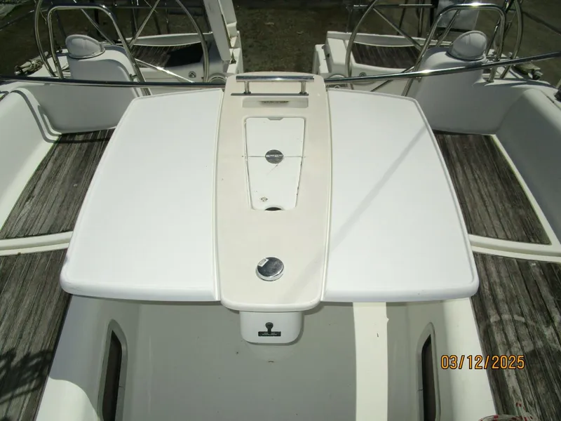 Slide: The Image of Beneteau Oceanis 43 2010 - 19