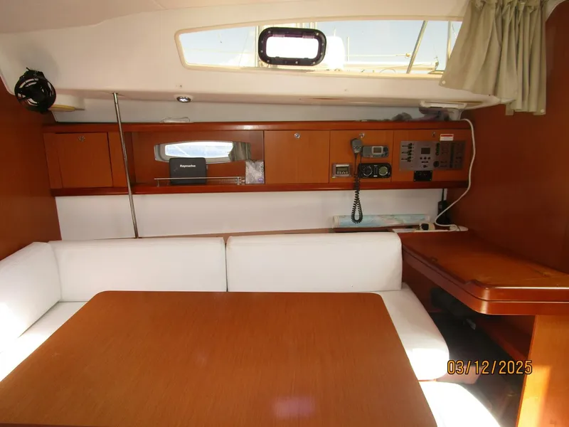 Slide: The Image of Beneteau Oceanis 43 2010 - 23