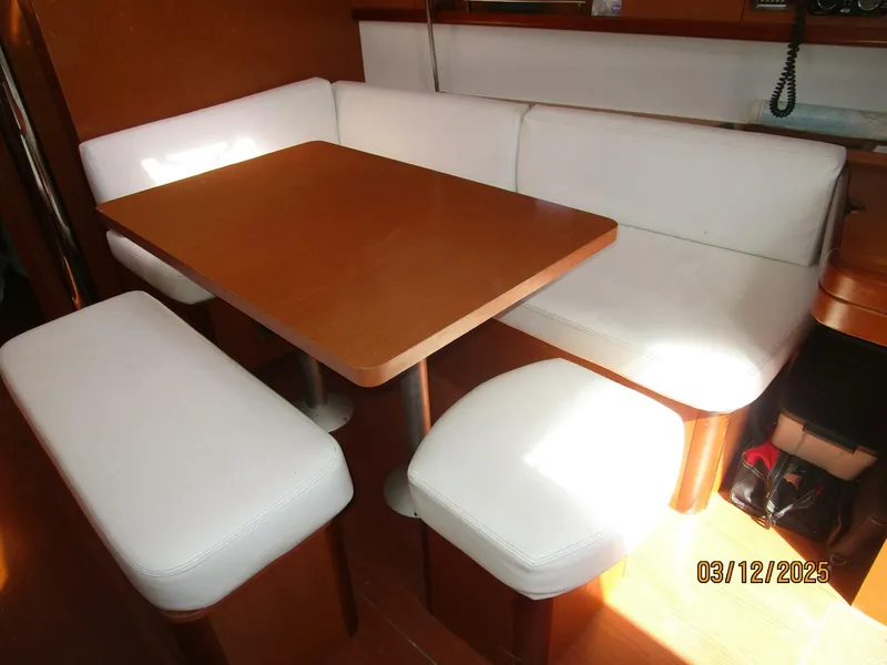 Slide: The Image of Beneteau Oceanis 43 2010 - 24