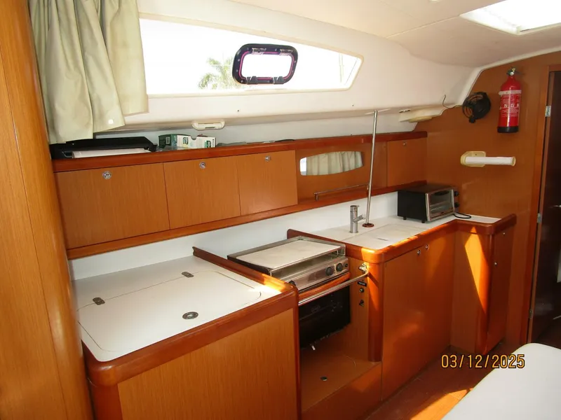 Slide: The Image of Beneteau Oceanis 43 2010 - 25