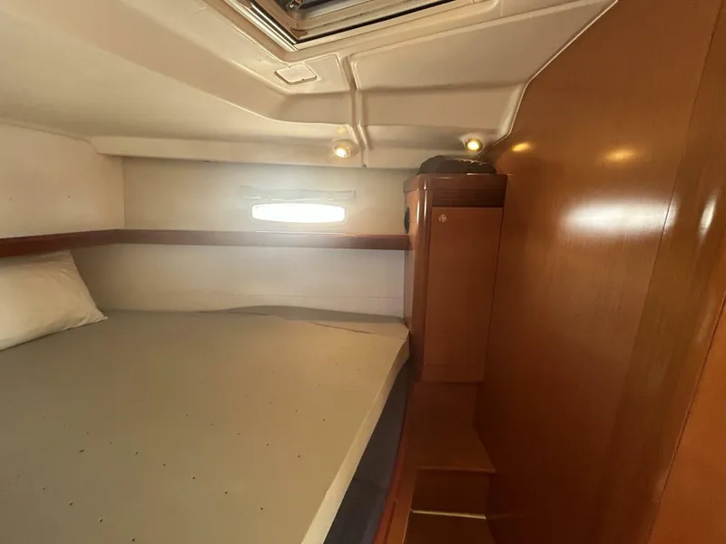 Slide: The Image of Beneteau Oceanis 43 2010 - 29