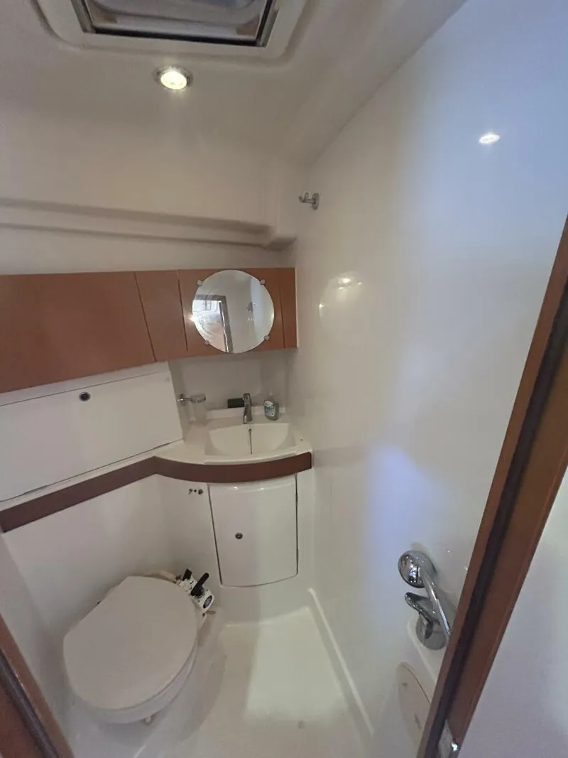 Slide: The Image of Beneteau Oceanis 43 2010 - 30