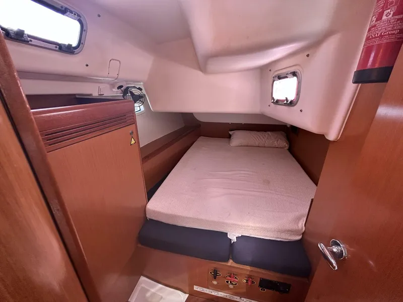 Slide: The Image of Beneteau Oceanis 43 2010 - 33
