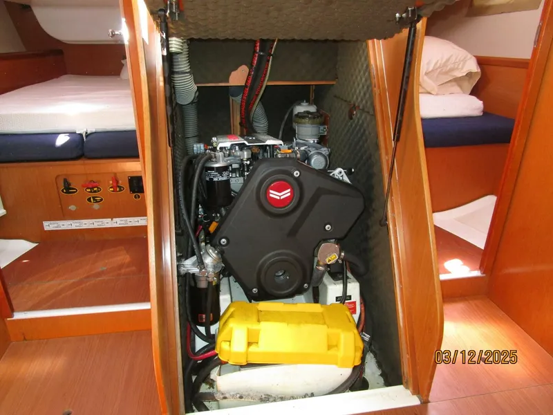 Slide: The Image of Beneteau Oceanis 43 2010 - 35