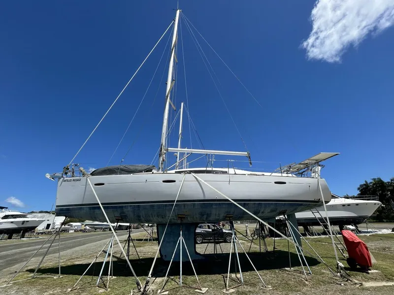 Slide: The Image of Beneteau Oceanis 43 2010 - 42