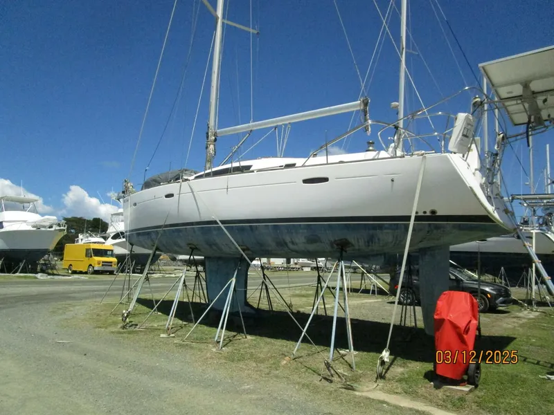 Slide: The Image of Beneteau Oceanis 43 2010 - 43