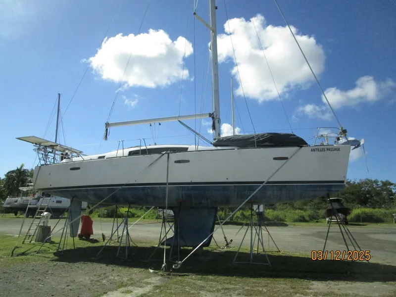 Slide: The Image of Beneteau Oceanis 43 2010 - 44