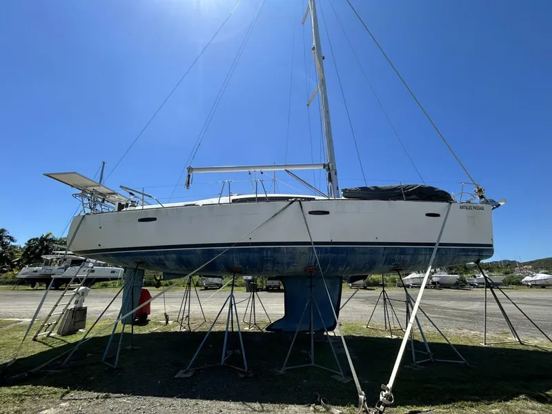 Slide: The Image of Beneteau Oceanis 43 2010 - 45