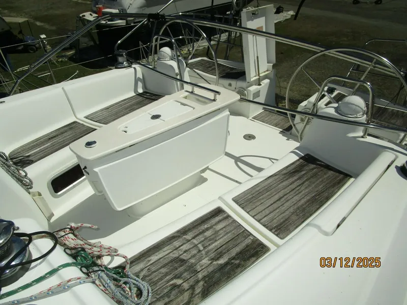Slide: The Image of Beneteau Oceanis 43 2010 - 9