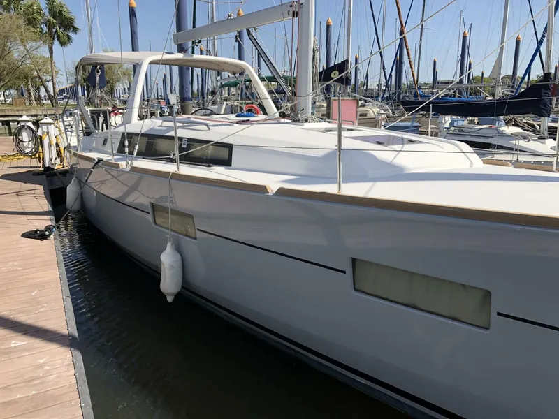 The Image of Beneteau Oceanis 38 Weekender 2017 - 0