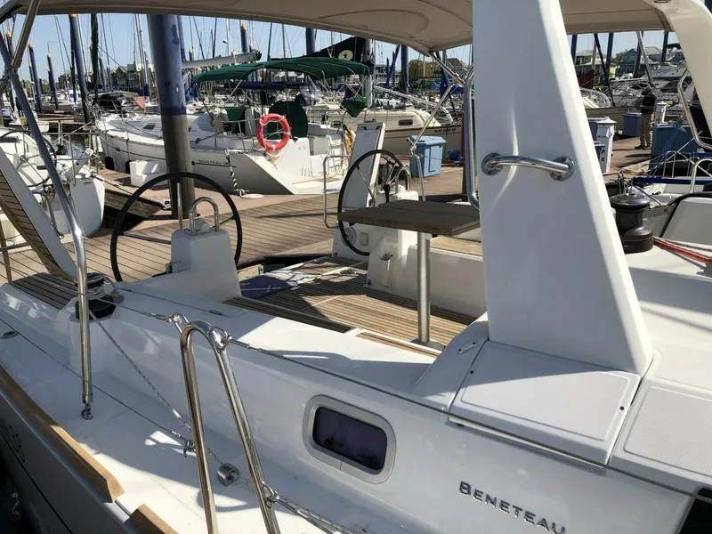 Slide: The Image of Beneteau Oceanis 38 Weekender 2017 - 4