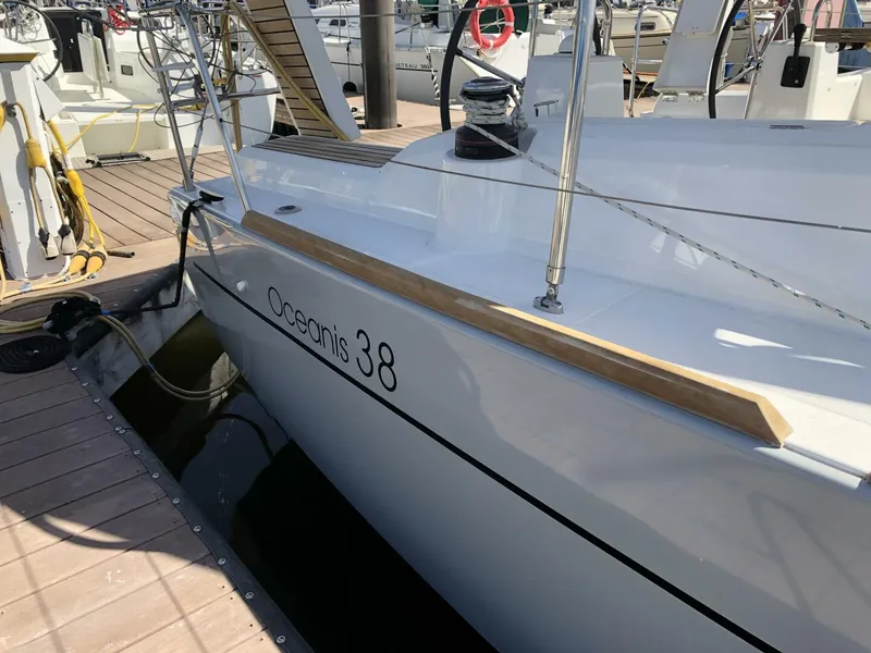 Slide: The Image of Beneteau Oceanis 38 Weekender 2017 - 5