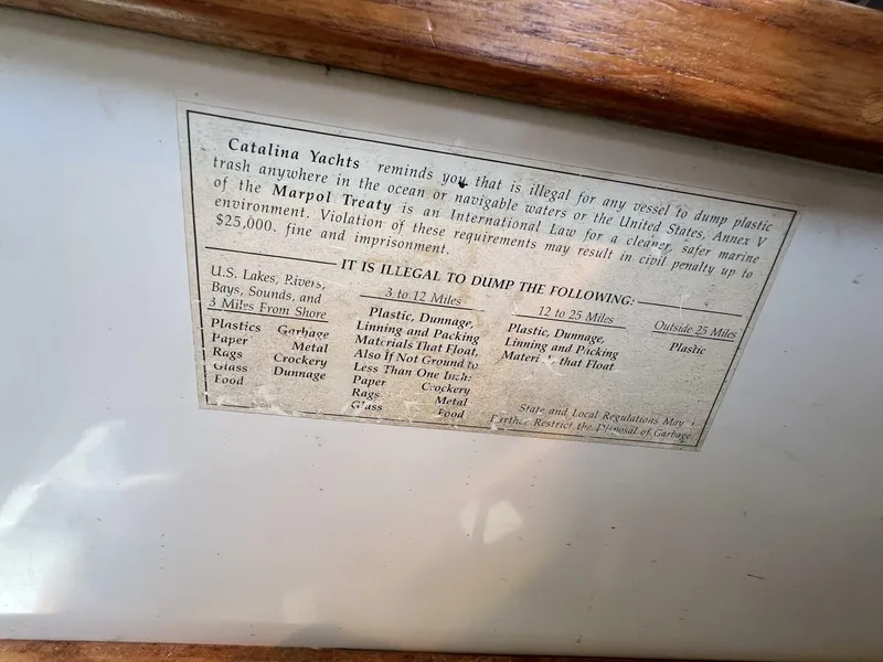 Slide: The Image of Catalina 320 1994 - 82
