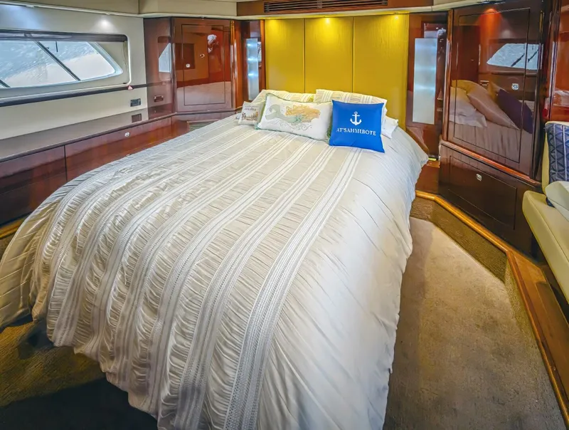 Slide: The Image of Sea Ray 580 Sundancer 2011 - 11