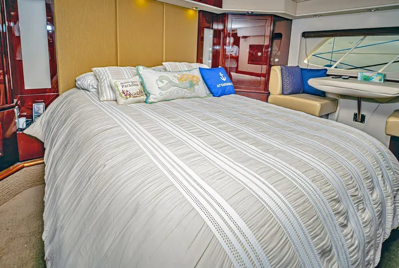 Slide: The Image of Sea Ray 580 Sundancer 2011 - 13
