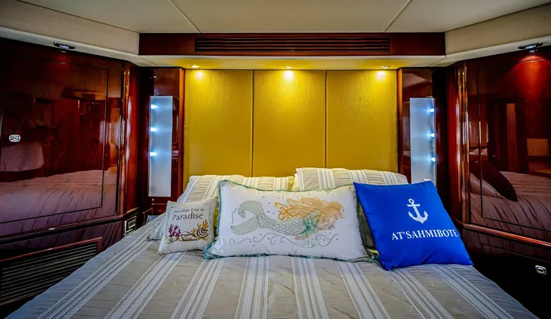 Slide: The Image of Sea Ray 580 Sundancer 2011 - 14