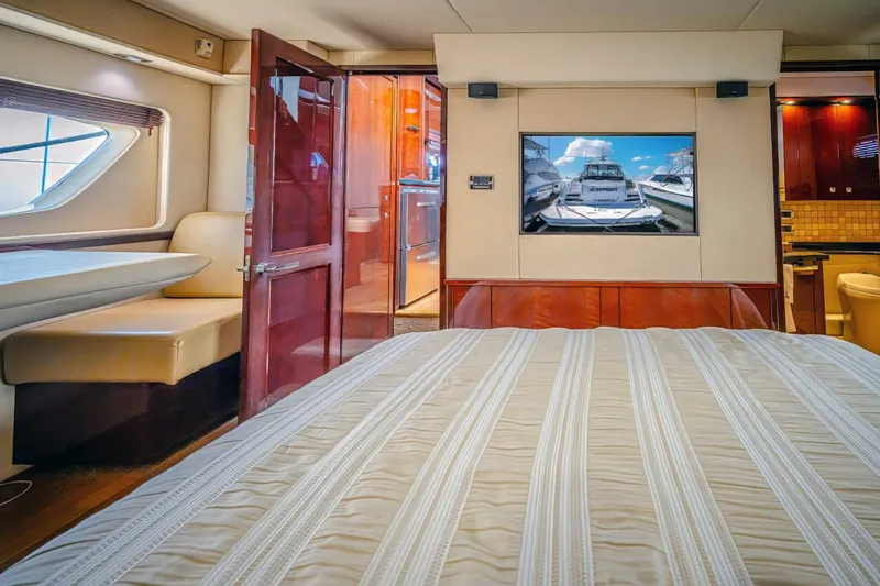 Slide: The Image of Sea Ray 580 Sundancer 2011 - 15