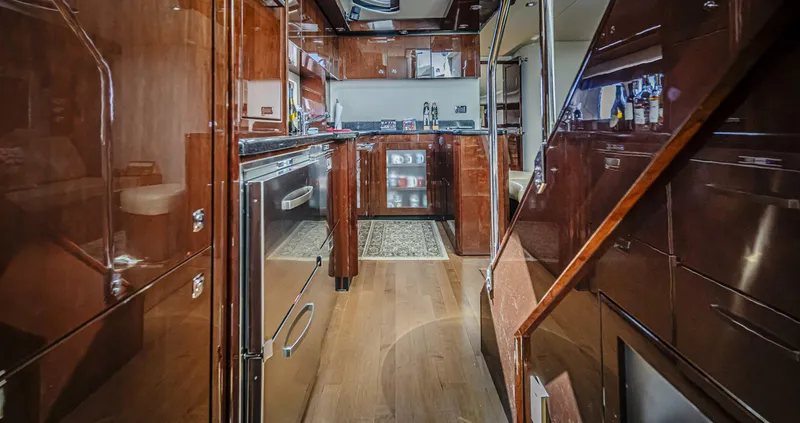 Slide: The Image of Sea Ray 580 Sundancer 2011 - 23