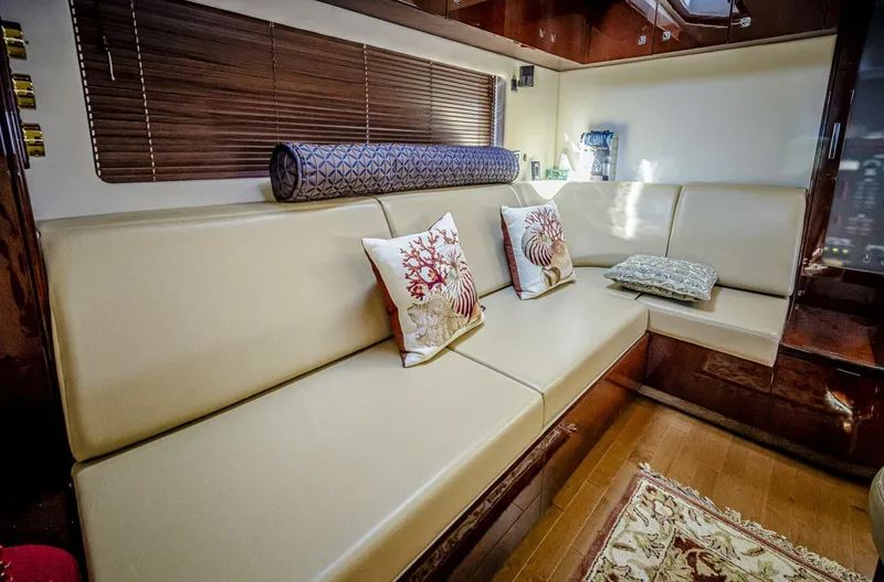 Slide: The Image of Sea Ray 580 Sundancer 2011 - 24