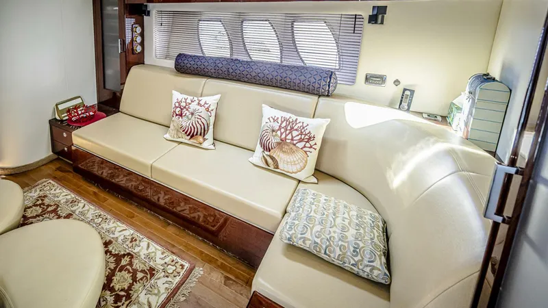 Slide: The Image of Sea Ray 580 Sundancer 2011 - 27