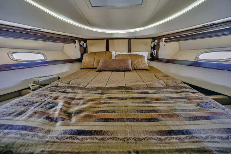Slide: The Image of Sea Ray 580 Sundancer 2011 - 29