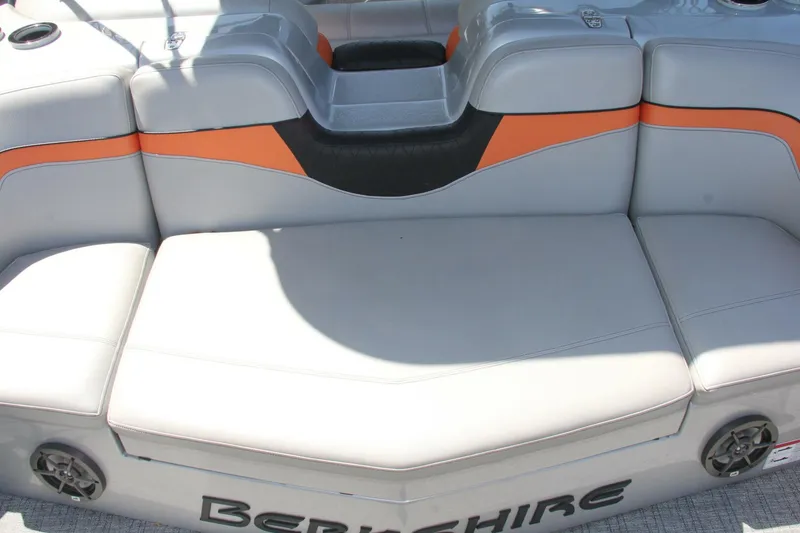 Slide: The Image of Berkshire 25 Sport CL 2021 - 21