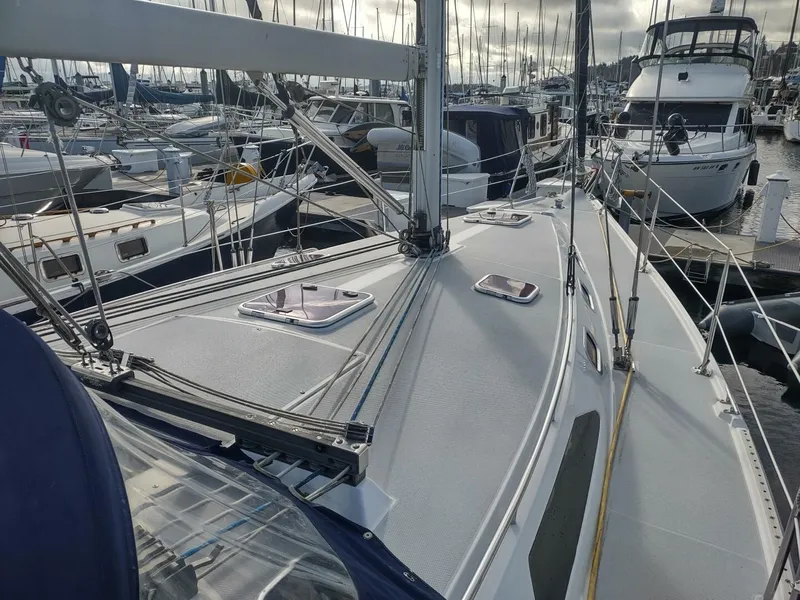Slide: The Image of Catalina 42 MKII 2005 - 10