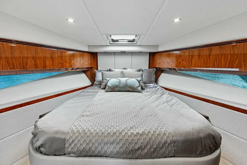 Slide: The Image of Riviera 4800 Sport Yacht 2018 - 24