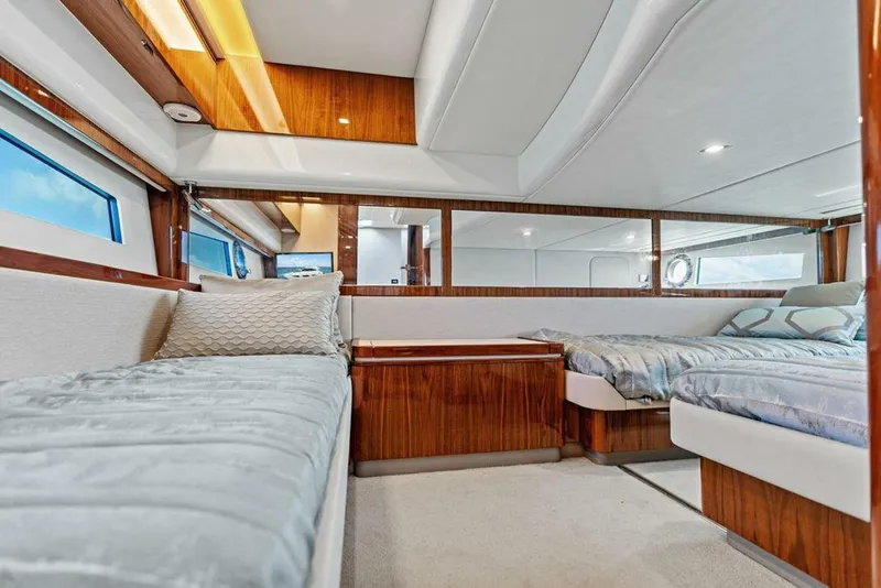 Slide: The Image of Riviera 4800 Sport Yacht 2018 - 28