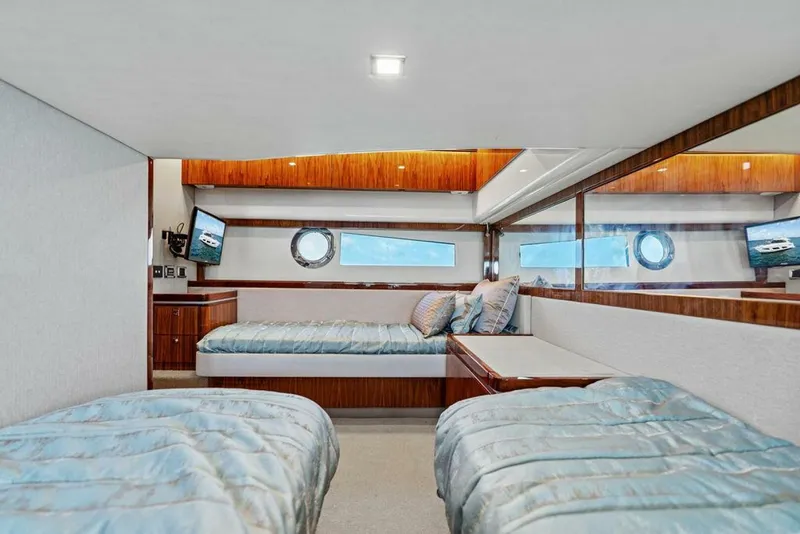 Slide: The Image of Riviera 4800 Sport Yacht 2018 - 29