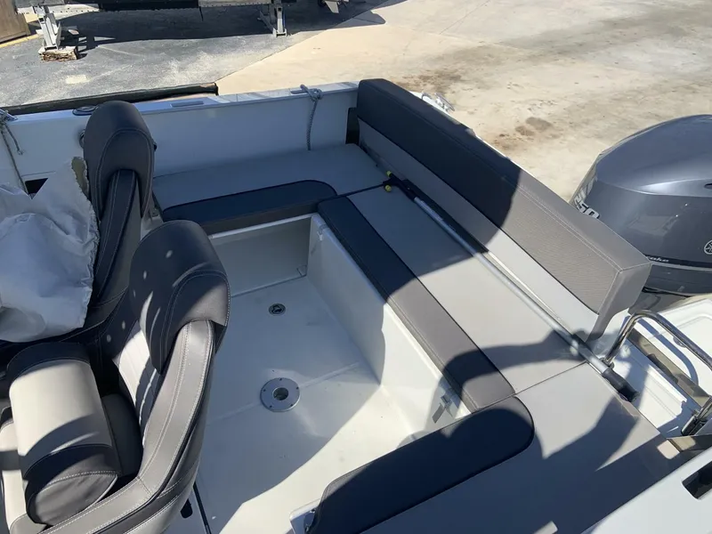 Slide: The Image of Jeanneau Leader 7.5 WA 2020 - 12