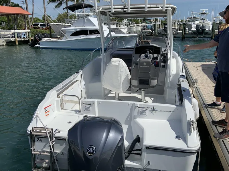 Slide: The Image of Jeanneau Leader 7.5 WA 2020 - 2