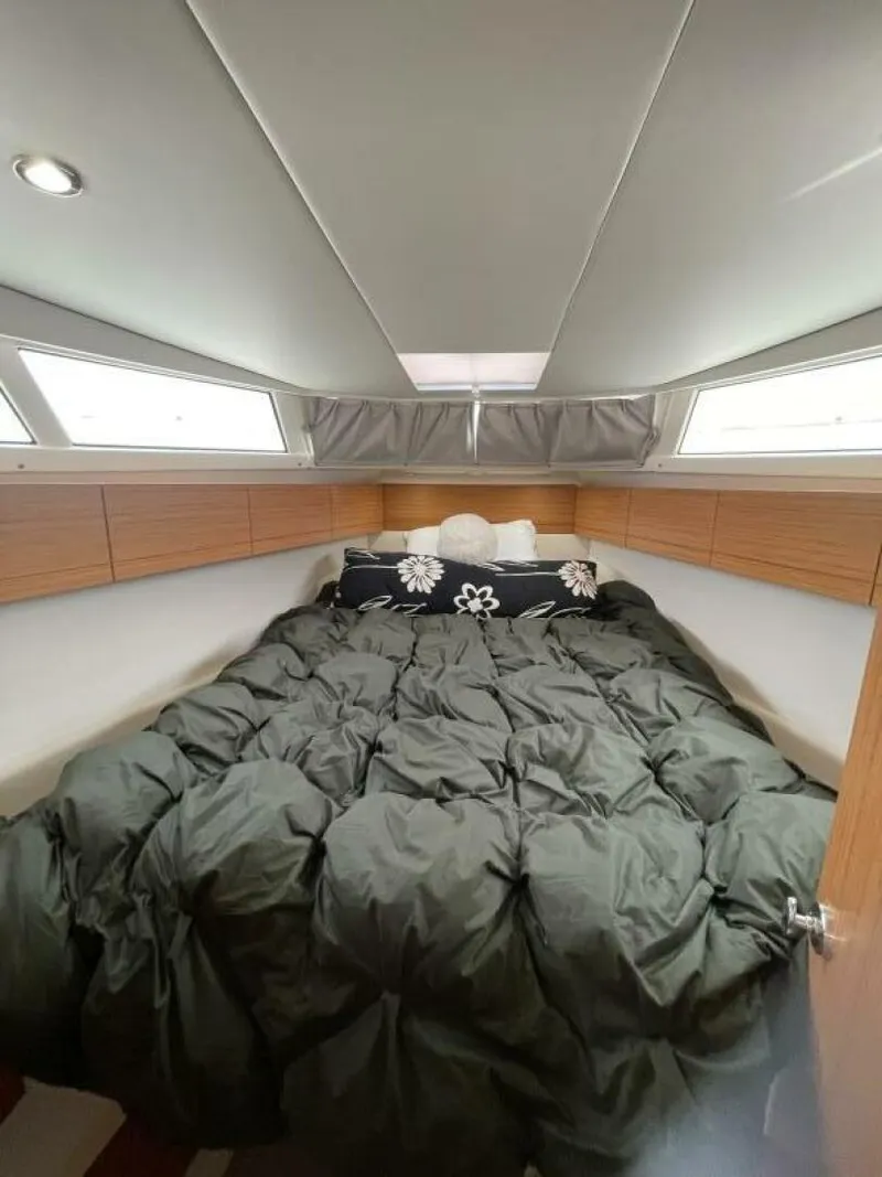 Slide: The Image of Greenline 33 HYBRID 2019 - 12