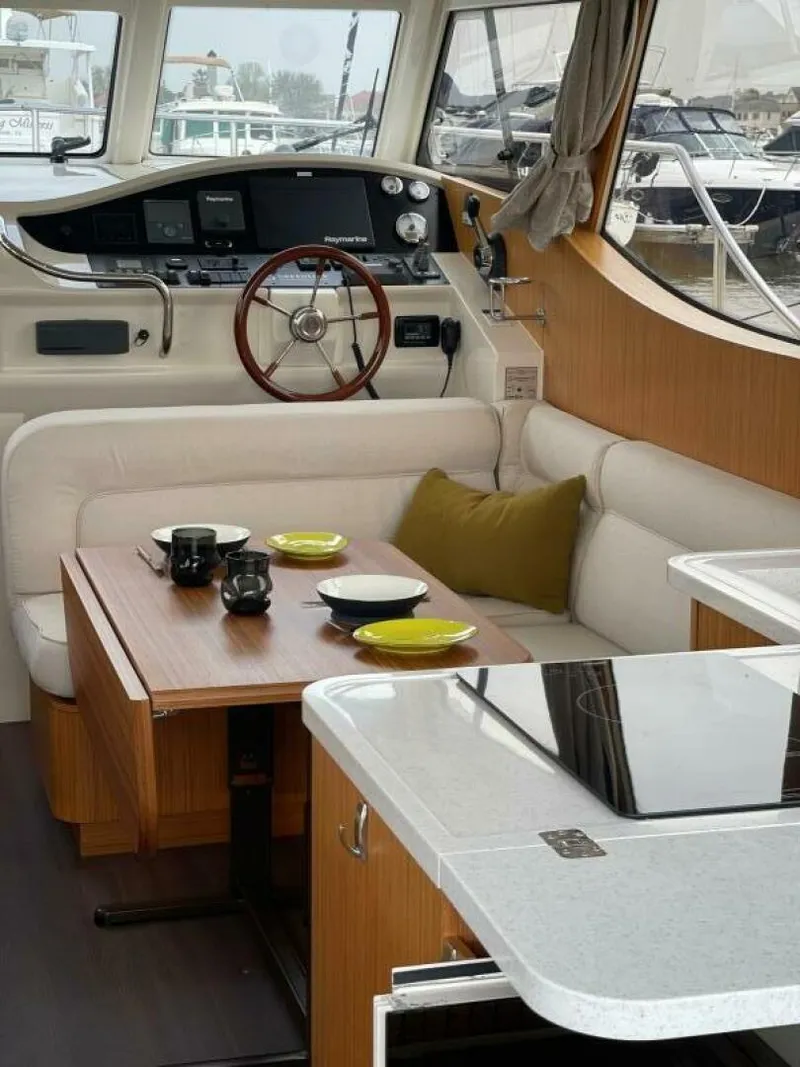 Slide: The Image of Greenline 33 HYBRID 2019 - 4