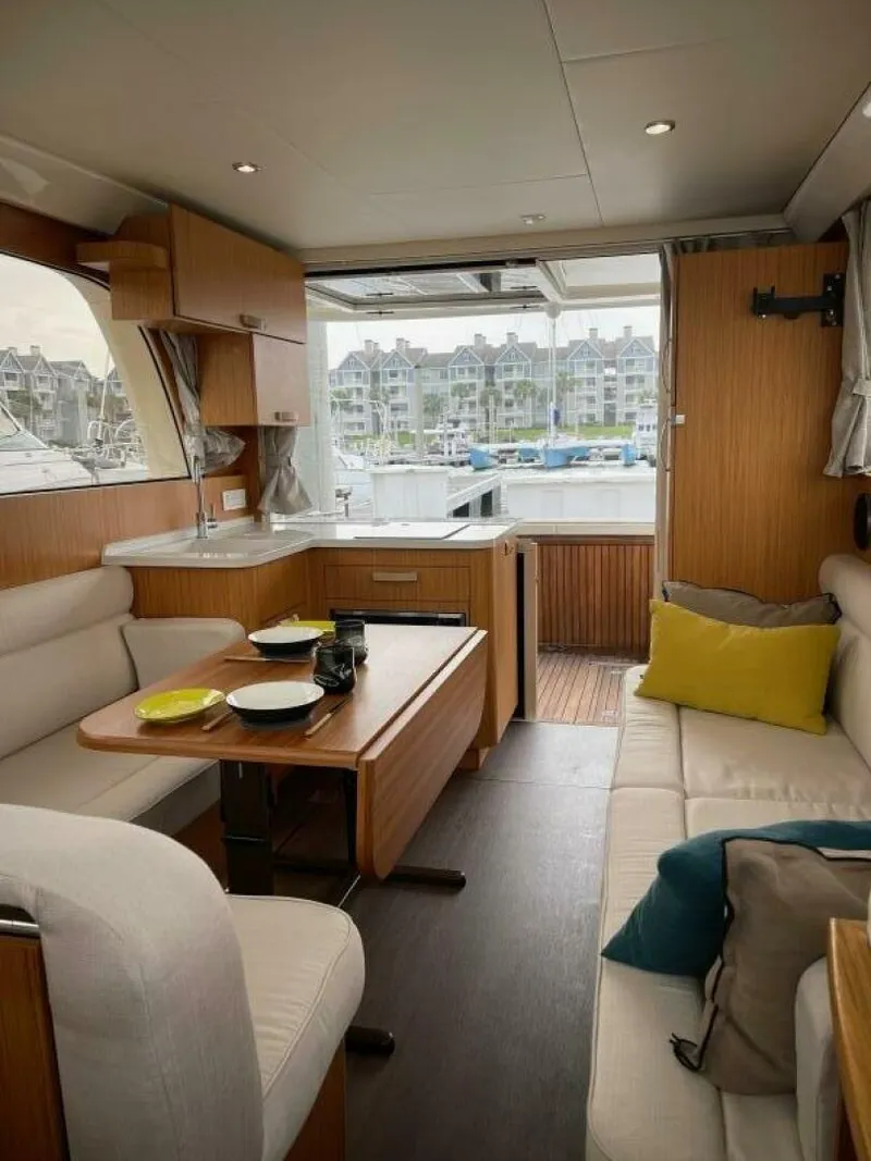 Slide: The Image of Greenline 33 HYBRID 2019 - 5