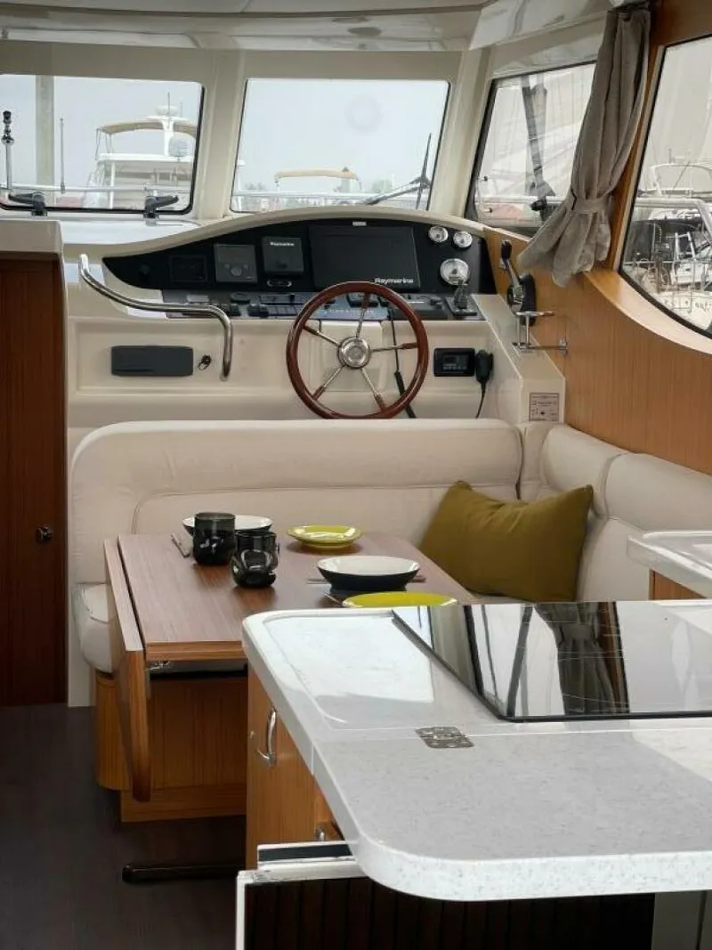 Slide: The Image of Greenline 33 HYBRID 2019 - 6