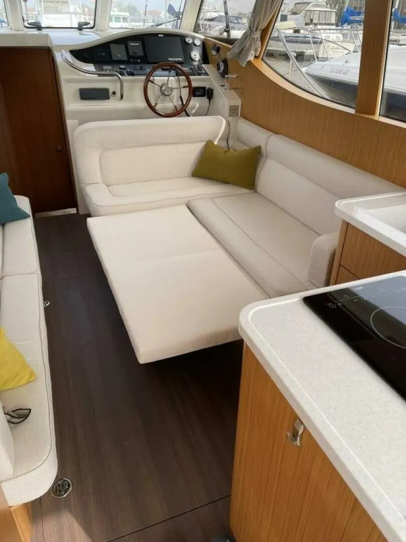 Slide: The Image of Greenline 33 HYBRID 2019 - 7