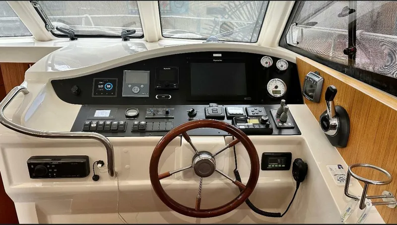 Slide: The Image of Greenline 33 HYBRID 2019 - 8