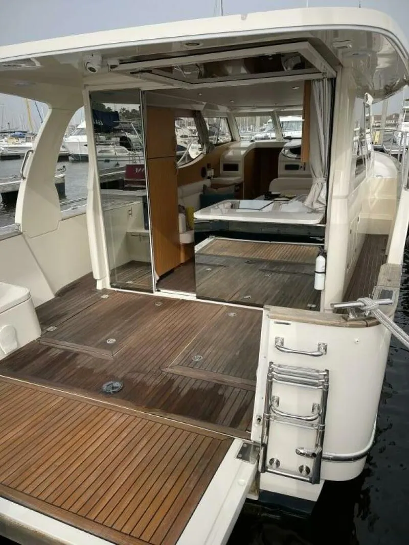 Slide: The Image of Greenline 33 HYBRID 2019 - 9