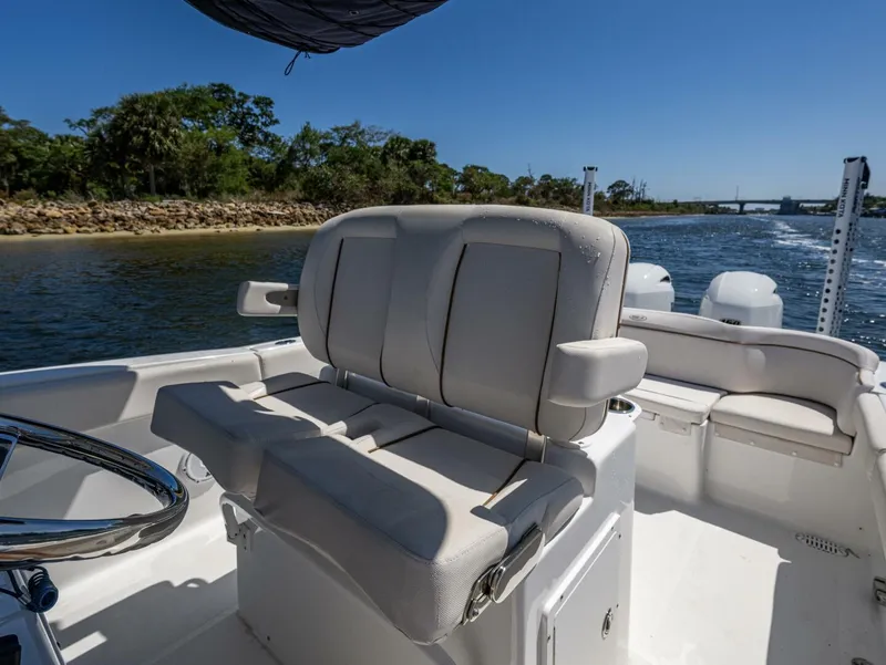 Slide: The Image of Sea Hunt 265 Ultra SE 2022 - 4