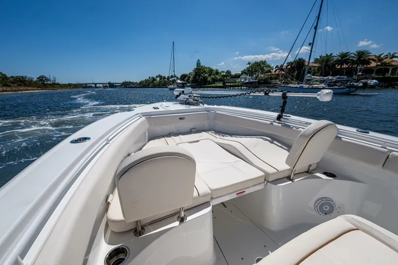 Slide: The Image of Sea Hunt 265 Ultra SE 2022 - 5