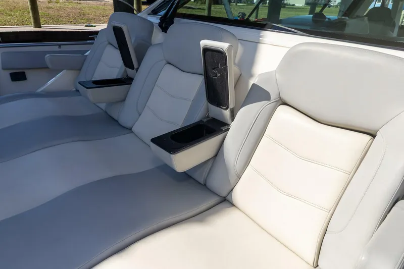 Slide: The Image of Scout 530LXF 2020 - 28
