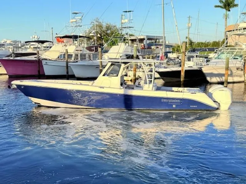 The Image of Everglades 355 Center Console 2014 - 0