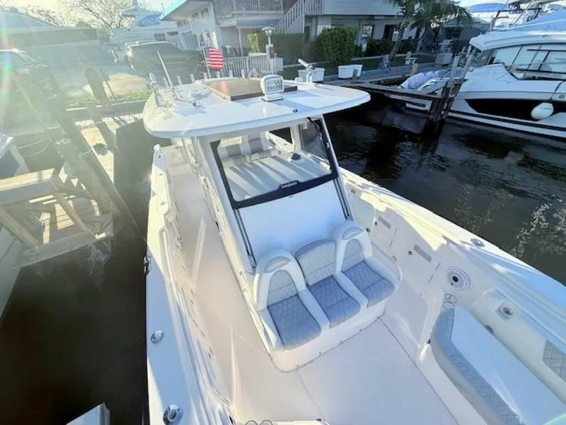 Slide: The Image of Everglades 355 Center Console 2014 - 14