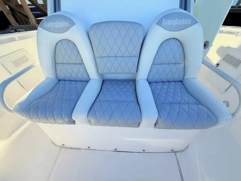 Slide: The Image of Everglades 355 Center Console 2014 - 18