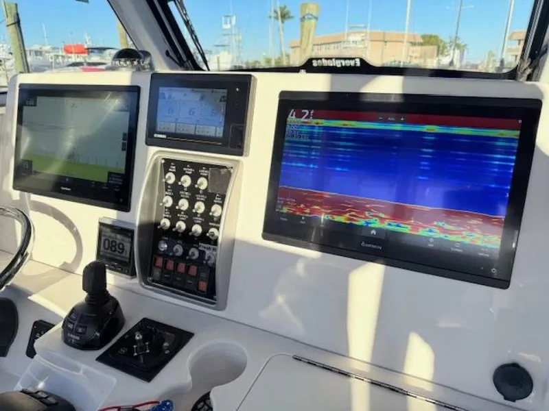 Slide: The Image of Everglades 355 Center Console 2014 - 23